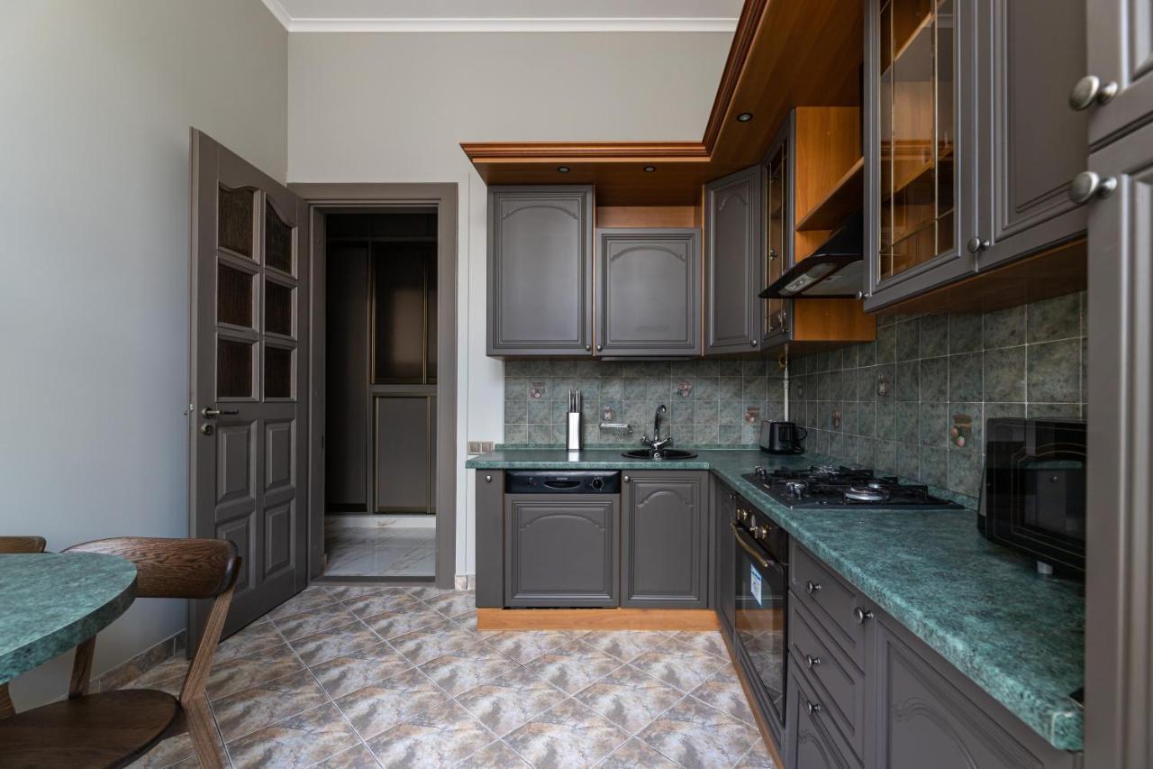 3 Room Apartments On Galytska Liov Exterior foto